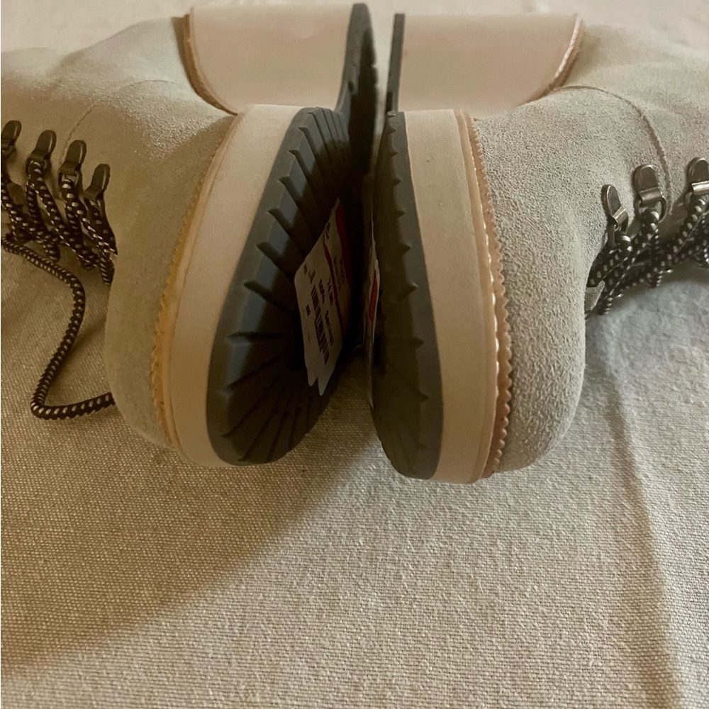 NEW Tom’s Women’s Wedge Booties size 8 - Picture 5 of 9